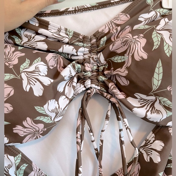 NWOT SHEIN Hawaiian Floral Print Strapless One Piece Swimsuit Bathing Suit - Picture 4 of 7